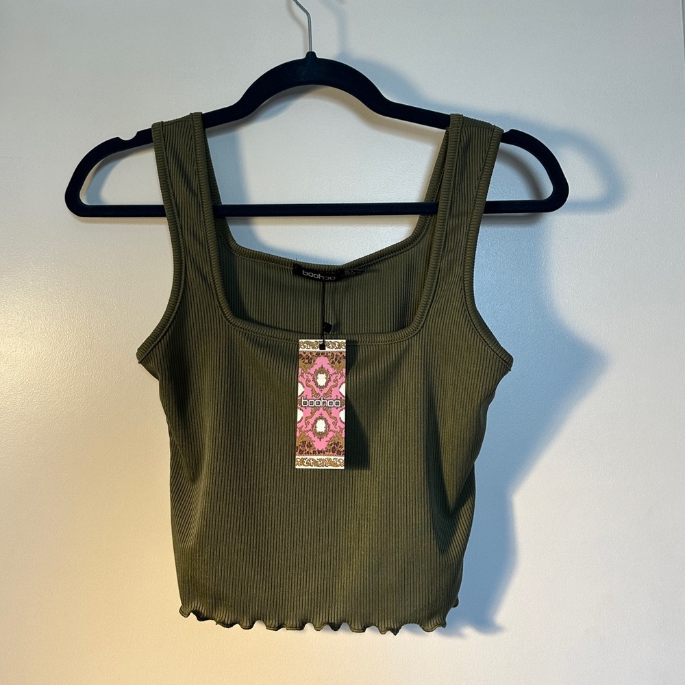 Basic cami green lettuce edge